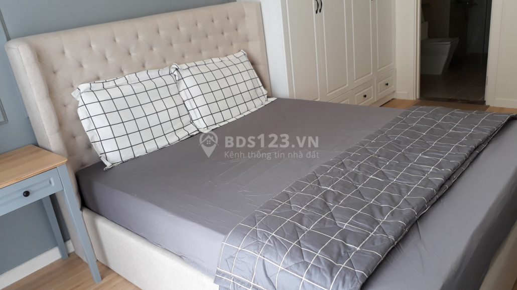 Cho thuê căn hộ 2 phòng ngủ nội thất cao cấp giá 25 tr/tháng