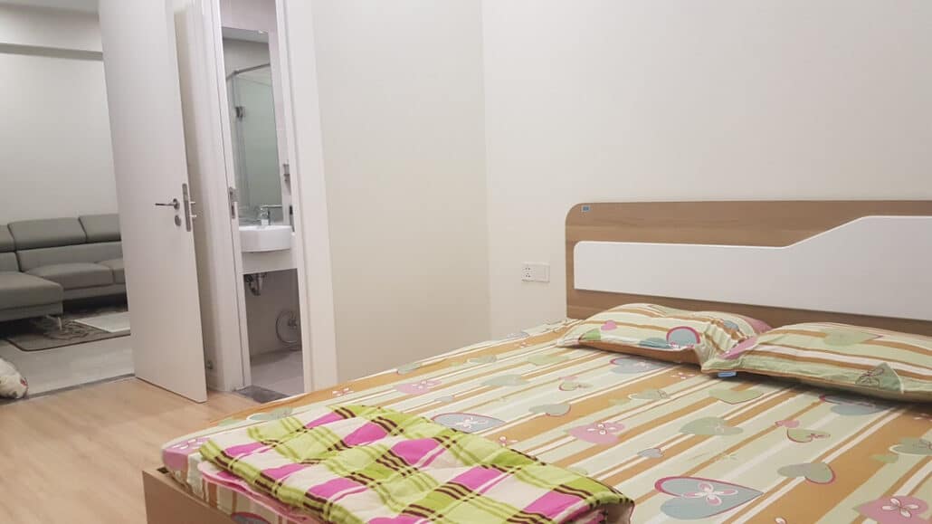 Bán căn hộ 2pn tầng 17 Millennium diện tích 74m2, nội thất đầy đủ.