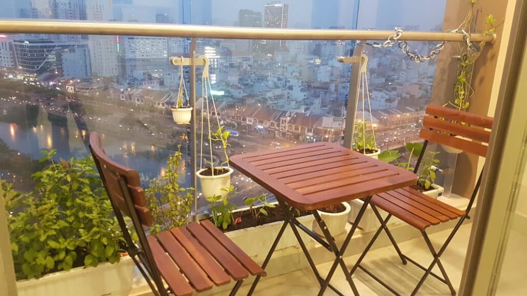 Bán căn hộ 2pn tầng 17 Millennium diện tích 74m2, nội thất đầy đủ.